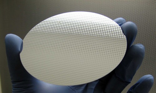 The ability to polish thin material very flat and uniform in thickness is a core expertise of LightMachinery Image for thin-silicon-waferjpg